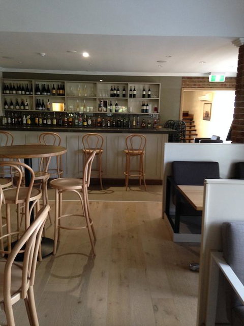 Francis Phillip Motor Inn And The Lodge - Accommodation Main Beach 3