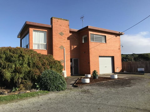 Fred's Place - Accommodation Main Beach 1