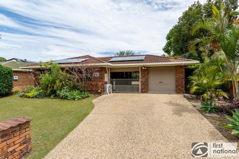 Freshly Revovated Dog Friendly House Walking Distance To Waterfront! - Accommodation Main Beach 2