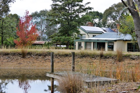 Friends In Harcourt North - Accommodation Main Beach 3