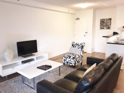 Frisco Apartments - Accommodation Main Beach 3