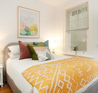 Funky Inner West Studio with Patio 20 Min from CBD - Accommodation Main Beach