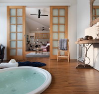 Gables Bend Spa Villa - Accommodation Main Beach