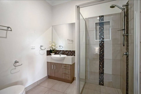 GALBRAITH BEACH STUDIO 2 - Accommodation Main Beach 2