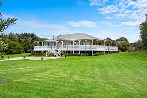 GALBRAITH BEACH STUDIO 2 - Accommodation Main Beach 3