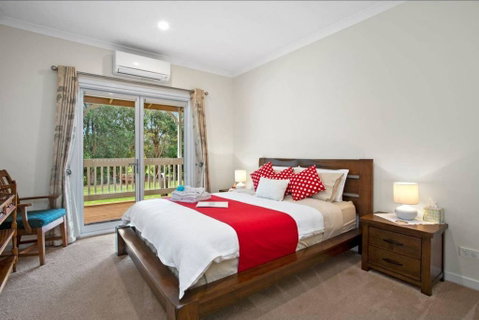 GALBRAITH BEACH STUDIO 3 - Accommodation Main Beach 0