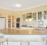 Gareth House - Accommodation Main Beach