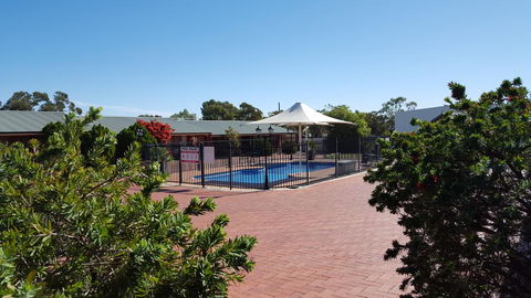 Gateway Motor Inn - Accommodation Main Beach 0
