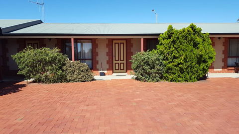 Gateway Motor Inn - Accommodation Main Beach 1