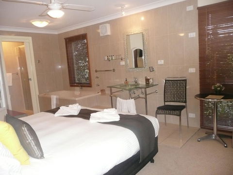 Getaway Inn Boutique Guest House - Accommodation Main Beach 2
