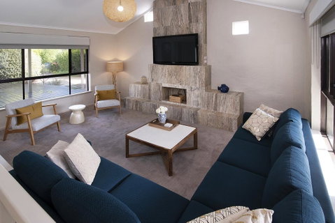 GIFFORD HOUSE - Accommodation Main Beach 2