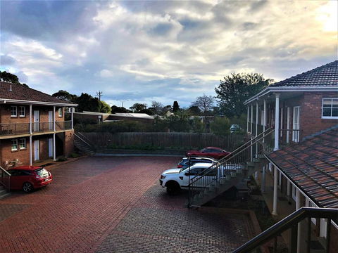Glen Inn - Accommodation Main Beach 1