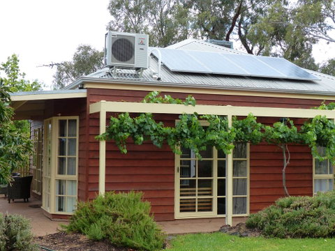 Glenbar Cottage Yelta - Accommodation Main Beach 0