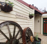 Glenbrook House  Cottage - Accommodation Main Beach
