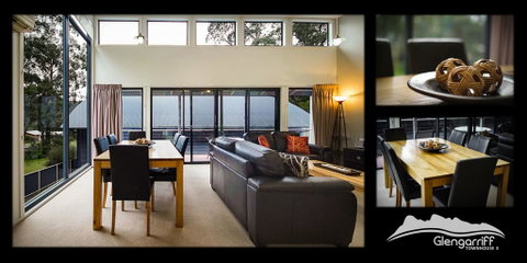 Glengarriff Townhouse 3 - Accommodation Main Beach 0