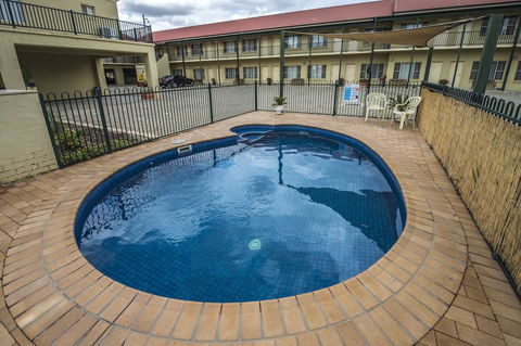 Golden Guitar Motor Inn - Accommodation Main Beach 3
