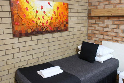 Golden Harvest Motor Inn Moree - Accommodation Main Beach 2
