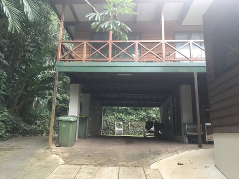 Golden Sunbird - Accommodation Main Beach 3