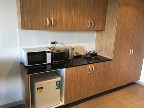 Goldfield Private - Accommodation Main Beach 2