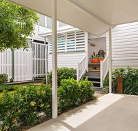 Gorgeous Cottage Close to the City - Accommodation Main Beach