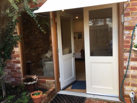 Gorgeous Studio 2 Minutes From The Heart Of Subiaco - Accommodation Main Beach 2