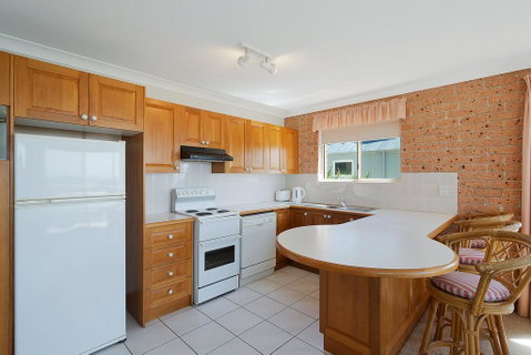 Grand Pacific 1 Unit 1 - Accommodation Main Beach 3