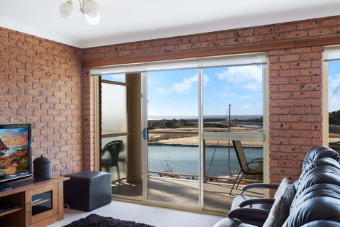 Grand Pacific 2 Unit 2 - Accommodation Main Beach 2