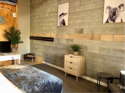 Granite Belt Cabins - Accommodation Main Beach 2