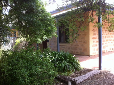 Granmas Cottage - Accommodation Main Beach 0