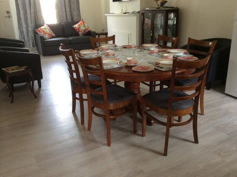 Granny's B&B - Accommodation Main Beach 1