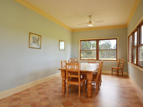 Grasmere Estate Homestead - Hear The Lions Roar From Nearby Hunter Valley Zoo - Accommodation Main Beach 1
