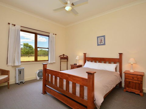 Grasmere Estate Homestead - Hear The Lions Roar From Nearby Hunter Valley Zoo - Accommodation Main Beach 2