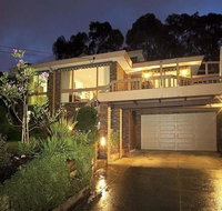 Great Views/Location 5 bedrooms in Glen Waverley - Accommodation Main Beach