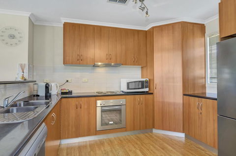 Green Reef Beach House - Accommodation Main Beach 2