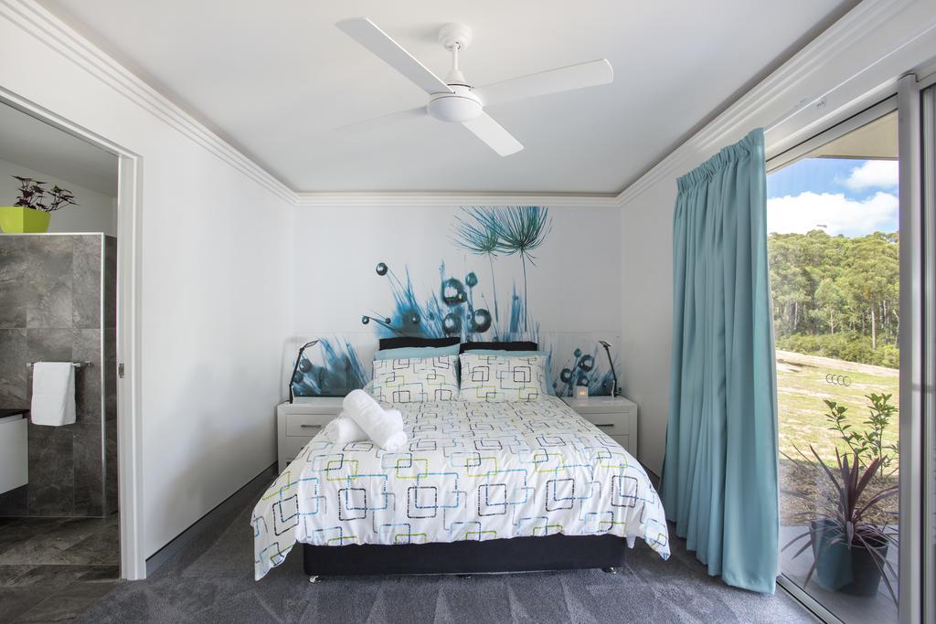 East Lynne NSW Accommodation Main Beach