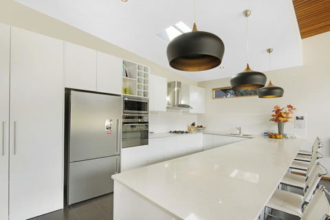Grey Mare Chalet - Accommodation Main Beach 3