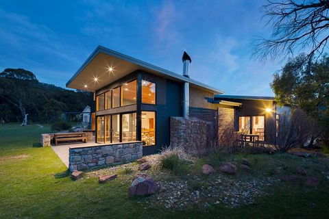 Grey Mare Chalet - Accommodation Main Beach 0