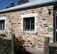Griffiths Cottage - Accommodation Main Beach