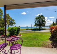 Ground Floor with water views and pool - Accommodation Main Beach