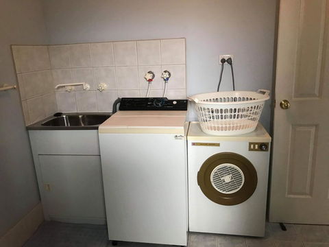 Guesthouse On Dolphin - Accommodation Main Beach 1