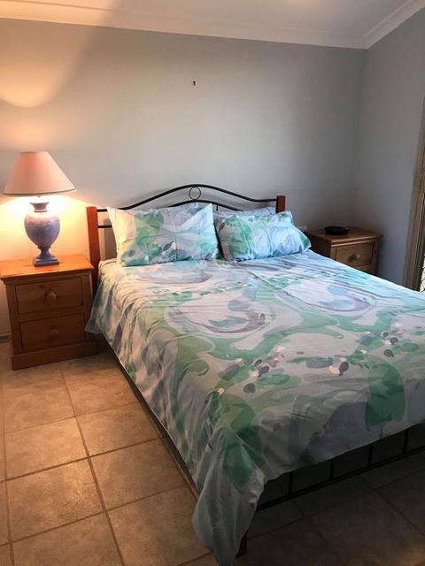 Guesthouse On Dolphin - Accommodation Main Beach 3