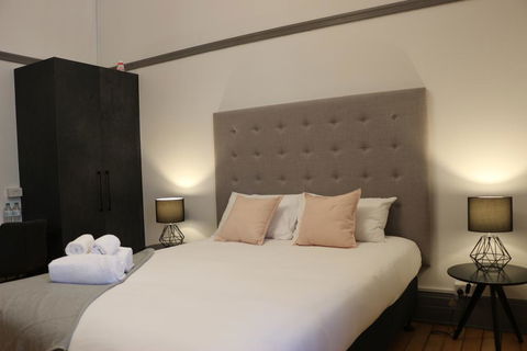 Guildford Hotel - Accommodation Main Beach 2