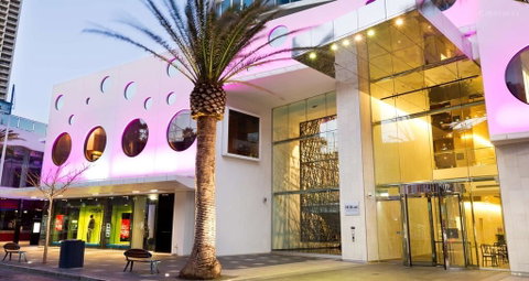 H Ocean View In Surfers Paradise - Accommodation Main Beach 0
