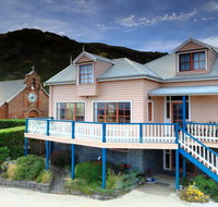 Hanlon House - Accommodation Main Beach