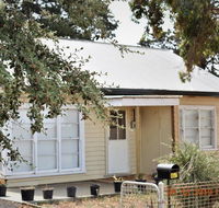 Happy cozy house for holidays Beach BBQ Pet friendly 35kms from CBD in country life style  - Accommodation Main Beach