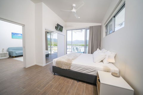 Harbour Cove - Accommodation Main Beach 1