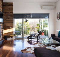 Harlequin - Accommodation Main Beach