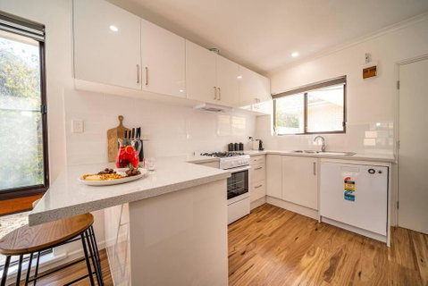 Harmony At Henley Beach-Wifi - Nespresso - Netflix - Accommodation Main Beach 3