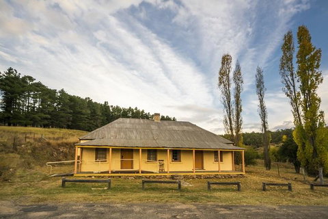 Hartley Historic Cottages - Accommodation Main Beach 3
