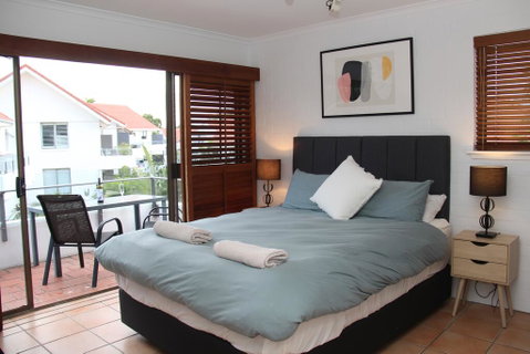 Haven On Noosa Hill - Sunset Views, Pools, Spa - Accommodation Main Beach 3